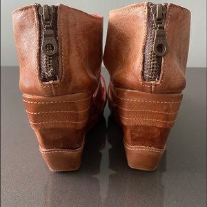 Bed Stu - Women’s brown wedge
